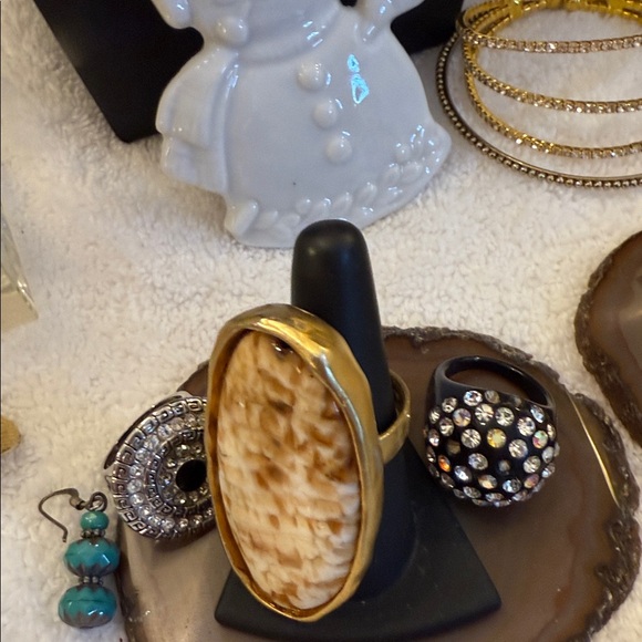 Come dig with me.  Unlisted gorgeousness in every price range. - Picture 12 of 16